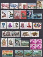 Action !! SALE !! 50 % OFF !! ⁕ SPAIN 1969 - 1983 ⁕ Collection / Lot Of 33 MNH Stamps - See Scan - Colecciones