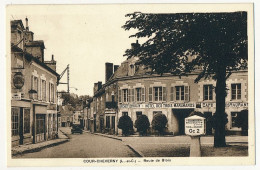 CPA - COUR-CHEVERNY (Loir Et Cher) - Route De Blois - Cheverny