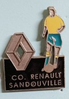 Pin's CO Renault Sandouville Normandie Foot  Ø 4 Cm X 3 Cm - Renault