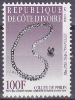 Timbre-poste Dentelé Neuf Sans Gomme - Parures Traditionnelles Collier De Perles - N° 984 (Yvert) - Côte D'Ivoire 1997 - Côte D'Ivoire (1960-...)