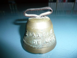 PETITE CLOCHE ANCIENNE EN BRONZE CHATEAU DE JOUX DOUBS - Bells