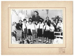 Photo Sur Support Cartonne  -  Uruguay  -  Montevideo -  Souvenir Du  Lycee Francais  Vers 1960  - Enfants - Amerika