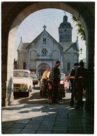 Arudy - Eglise Du Xve Et XVIe Siècles Vue Depuis La Mairie - Arudy