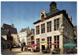 Exposition Universelle De Bruxelles 1958 - Belgique Joyeuse à L'avant Plan Maison Anversoise De Style Renaissance - Expositions Universelles