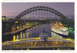 AK 172196 ENGLAND - Tyne Bridges In Newcastle-upon-Tyne - Newcastle-upon-Tyne