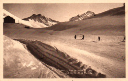 Sports D'Hiver - Skieurs à La Roche De La Muselle (L'Alpe Du Mont De Lans) Carte N° 941 Non Circulée - Sports D'hiver