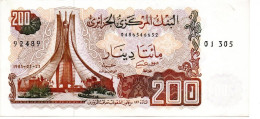 MA 21885    --  Algérie  --   200 Dinars    23/03/83    --   état  SPL - Algerien