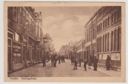 Den Helder - Koningstraat Met Volk - Den Helder