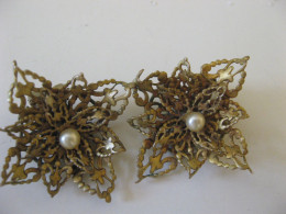 Anciennes Boucles D'oreilles Clips, Vintage Et Metal Dore - Earrings