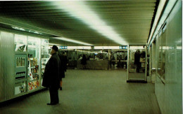 Bruxelles  Metro   Schuman  - Chemins De Fer, Gares