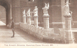 London The Kynge's Beestes Hampton Court Palace 1911 - Hampton Court