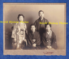 Photo Ancienne - JAPON - Beau Portrait De Famille En Costume Traditionnel - Beau Kimono Japonais - Mode Asie Asian - Asie