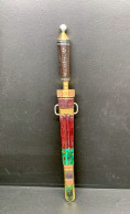 BELLE DAGUE AFRICAINE TOUAREG DES ANNEES 40, FINEMENT DECOREE, POUR COLLECTION - Armes Blanches