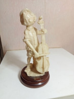 Statuette En Albatre XIXème Jeune Musicien Hauteur 18,5 Cm Sur Support Marbre - Steen & Marmer