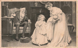 CARTE PHOTO - Photogravure - Une Famille - Un Nouveau Né Présenté - Carte Postale Ancienne - Photographs