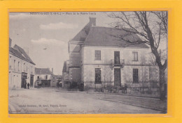 NEUVY-LE-ROI -37- Place De La Mairie (1915) - Petite Animation - A 4181 / 82 - Neuvy-le-Roi