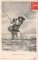 PHOTOGRAPHIE - Femme - La Pêche Aux Crevettes - Carte Postale Ancienne - Photographs