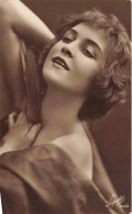 PHOTOGRAPHIE - Portrait D'une Femme - Carte Postale Ancienne - Fotografie