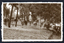 Hastière (Namur). Villa Scolaire Des Marçunvins. La Récréation Et Les Jeux Des écoliers Dans Le Jardin. - Hastière