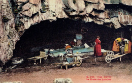 63 Royat La Grotte Des Laveuses  Lavandieres - Ambachten