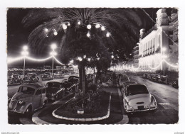06 NICE N°747 La Promenade Des Anglais La Nuit En 1958 VOIR 2 ZOOMS Cabriolet Simca 8 Sport Auto Américaine VESPA - Nizza Bei Nacht