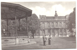 Boussu - La Place Et La Maison Communale - Boussu