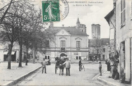 LE GRAND PRESSIGNY - LA MAIRIE ET LA PLACE - Le Grand-Pressigny