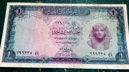 EGYPT 1967 ,1 EGP POUND , P-37 Sig/ NAZMi - Egypt