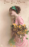 Fêtes Et Voeux - Une Jeune Femme Avec Un Panier De Fleurs - Vive Sainte Marie - Colorisé - Carte Postale Ancienne - Other & Unclassified