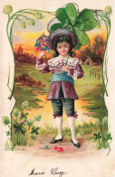 ILLUSTRATEUR NON SIGNE - Un Petit Garçon En Tenue D'époque Avec Un Trèfle Géant - Carte Postale Ancienne - Avant 1900