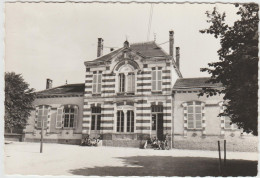 CPSM   LIGNY LE CHATEL 89  L'école - Ligny Le Chatel