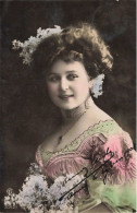 CARTE PHOTO - Portrait D'une Femme Avec Une Belle Robe - Tenue De Bal - Colorisé - Carte Postale Ancienne - Fotografía