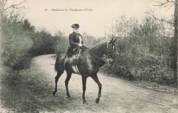 30 - UZES _S23326_ Madame La Duchesse - Chasse - Uzès