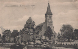 23 / DUN LE PALLETEAU / LE MONUMENT ET L EGLISE - Dun Le Palestel