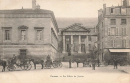 Poitiers * Place Et Le Palais De Justice * Tribunal - Poitiers