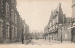 Poitiers * La Rue Victor Hugo Et La Préfecture - Poitiers