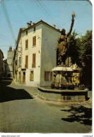 83 BESSE Sur ISSOLE N°1036 La Fontaine De La Liberté Statue En 1972 Vélos - Besse-sur-Issole