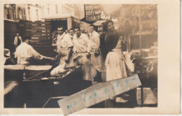 Les Halles En 1956 - Les Bouchers  (  Photo 9 Cm X 14 Cm ) - Distretto: 01