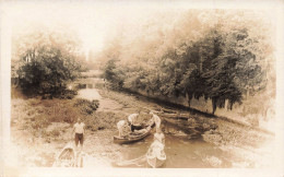 27 - BEAUMONT LE ROGER _S23355_ Carte Photo - Hommes Faisant Du Canoë - Beaumont-le-Roger