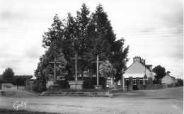 Loudéac * Carrefour De Routes Et Les Trois Croix - Loudéac