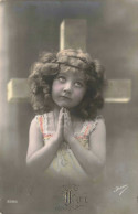 PHOTOGRAPHIE - Petite Fille - Foi - Colorisé - Carte Postale Ancienne - Photographs