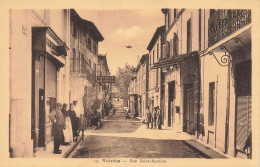 Valréas * La Rue St Antoine * Boucherie * Villageois - Valreas