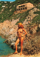 Nu Curiosa * Naturiste Naturisme * Ile Du Levant N Hyères , Paradis * Femme Seins Nus * Nude Nue * érotique érotisme - Hyeres