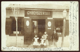 ZSÁKA 1905. Fotós Képeslap, Gyógyszertár - Ungarn