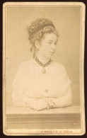 SZLIÁCS / BESZTERCEBÁNYA 1875. Ca. Kinszky : Hölgy Visit Fotó - Ancianas (antes De 1900)