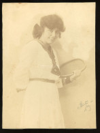 ARAD 1920. Ca. Stenitzer Dezső : Hölgy Teniszütővel, Régi Fotó 19,5*14,5 Cm - Ancianas (antes De 1900)