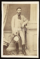 PEST 1860. Ca. Mayer :  Férfi, Visit Fotó - Anciennes (Av. 1900)