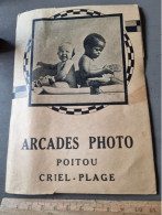 Pochette Ancienne Pour Photo & Négatif - Publicité KODAK KODAKS Arcades Photo POITOU Criel Plage - Matériel & Accessoires