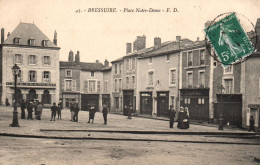 Bressuire - La Place Notre Dame - Café Français - Femmes En Coiffe - Bressuire