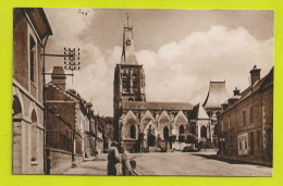 76 ENVERMEU L'Eglise Voiture Moto En 1951 ? VOIR DOS - Envermeu